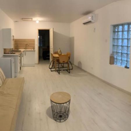 La Pinede Villa Mornas Eksteriør billede